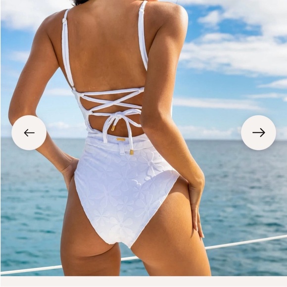 NWOT Kenny Flowers SANTORINI
WHITE FLORAL JACQUARD ONE PIECE Sz M - Picture 3 of 10